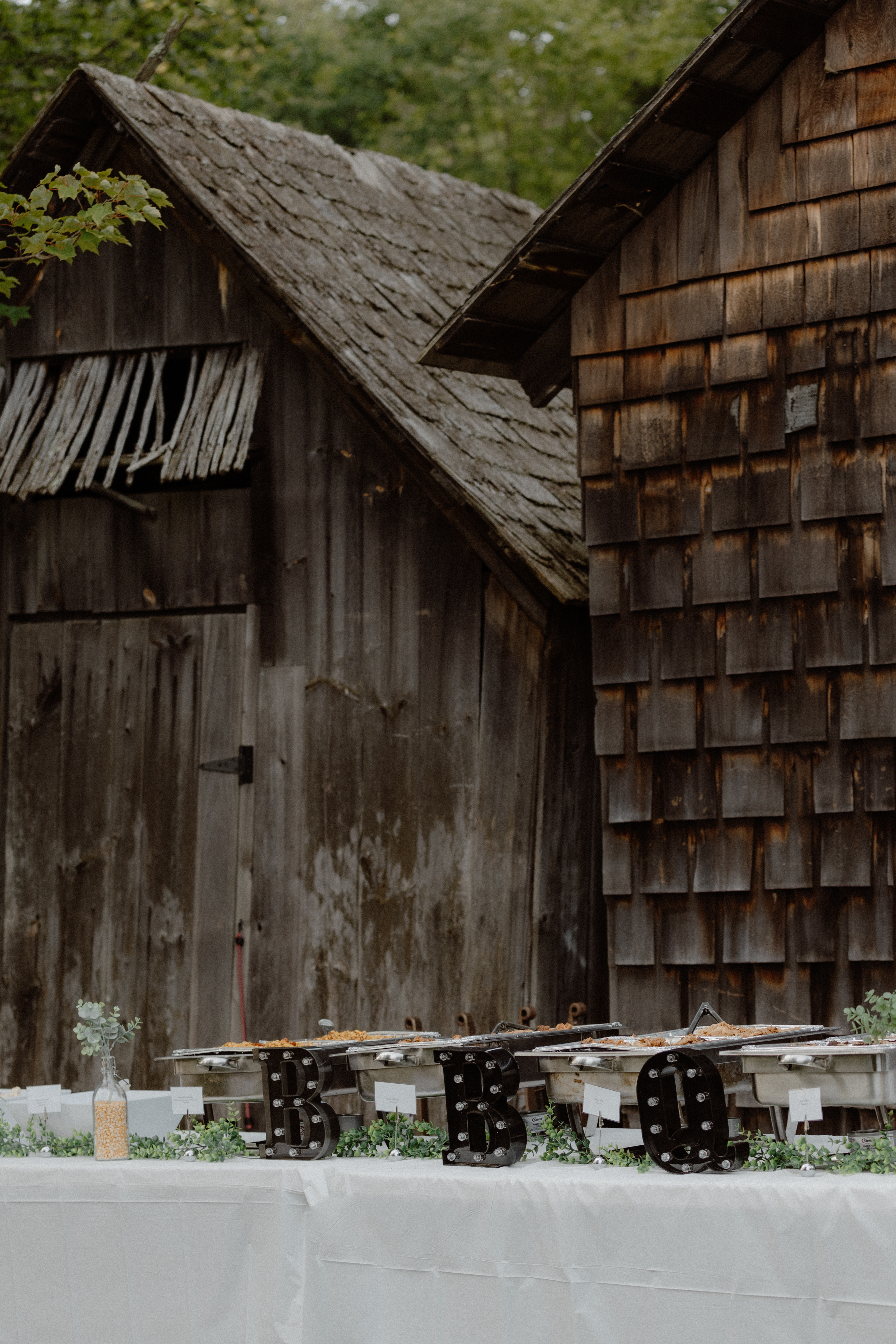 wedding reception at cabin venue