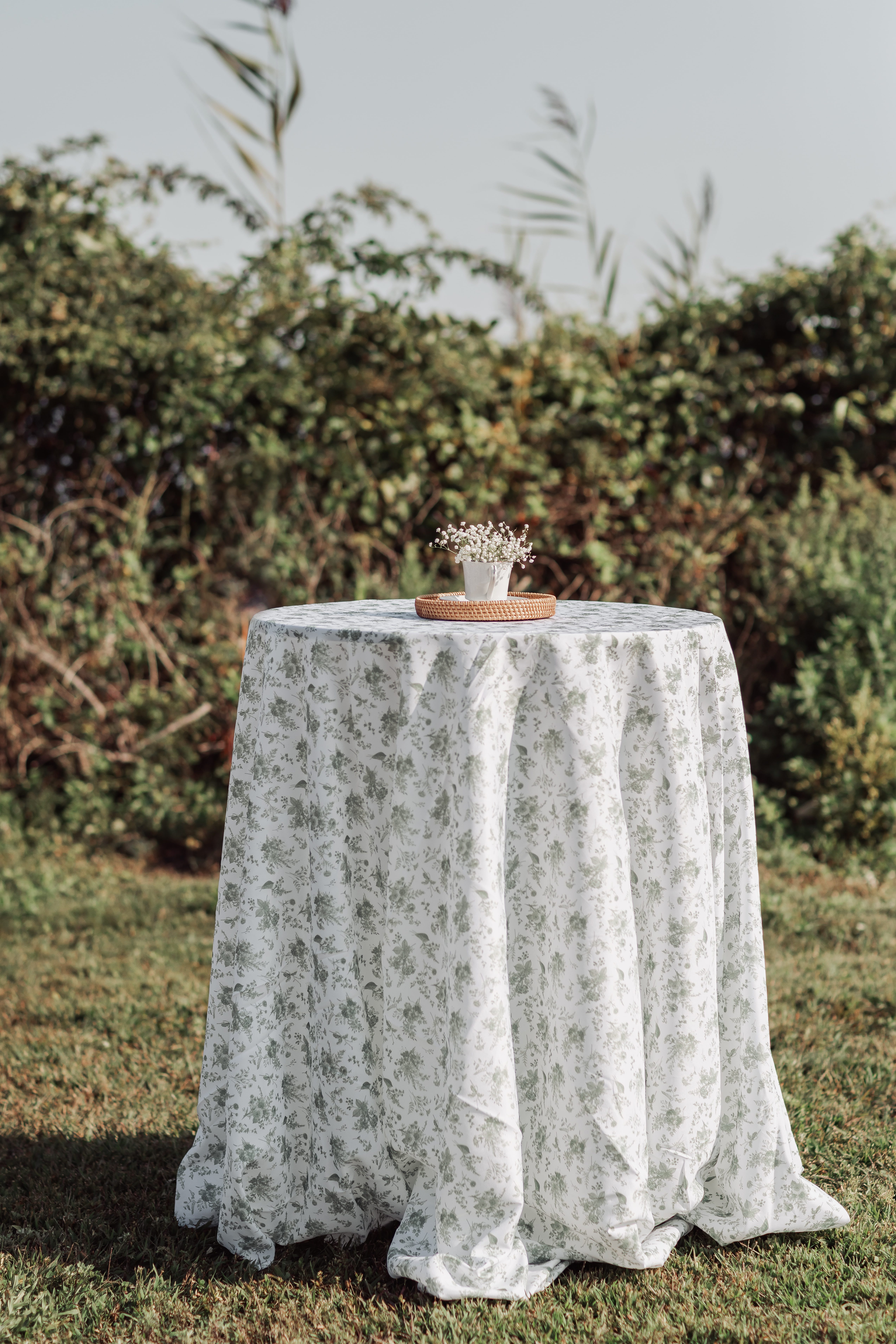 AVENTZ Co. Connecticut Event & Wedding Planner. Abby Fritz Connecticut Wedding Designer, Backyard weddings, CT Private Events, Design, Weddings, Intimate | Simply K. Studios