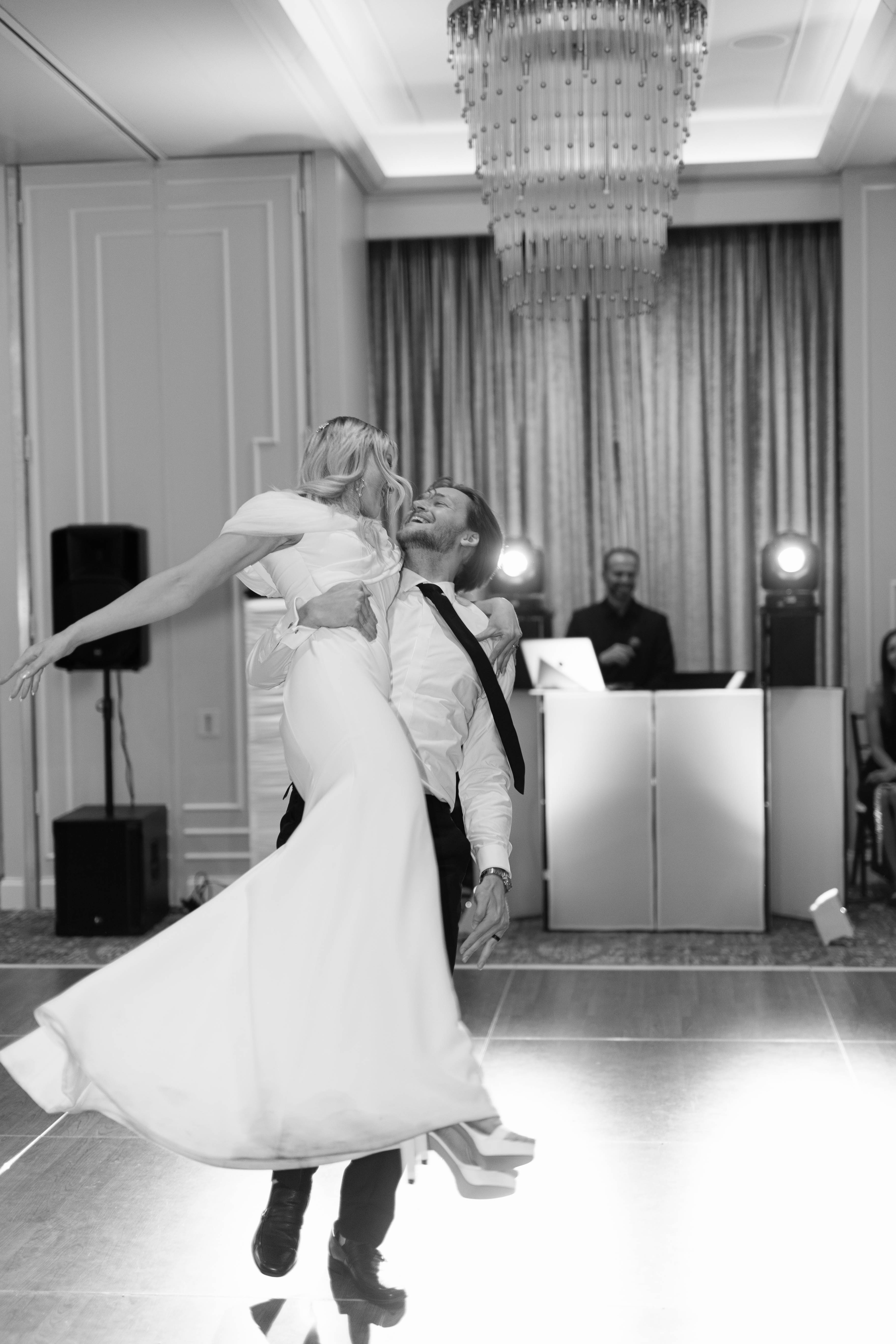 AVENTZ Co. Connecicut Event & Wedding Planner. Abby Fritz Connecicut Wedding Designer. Delamar Hotel West Hartford. Ali Valdez Photography