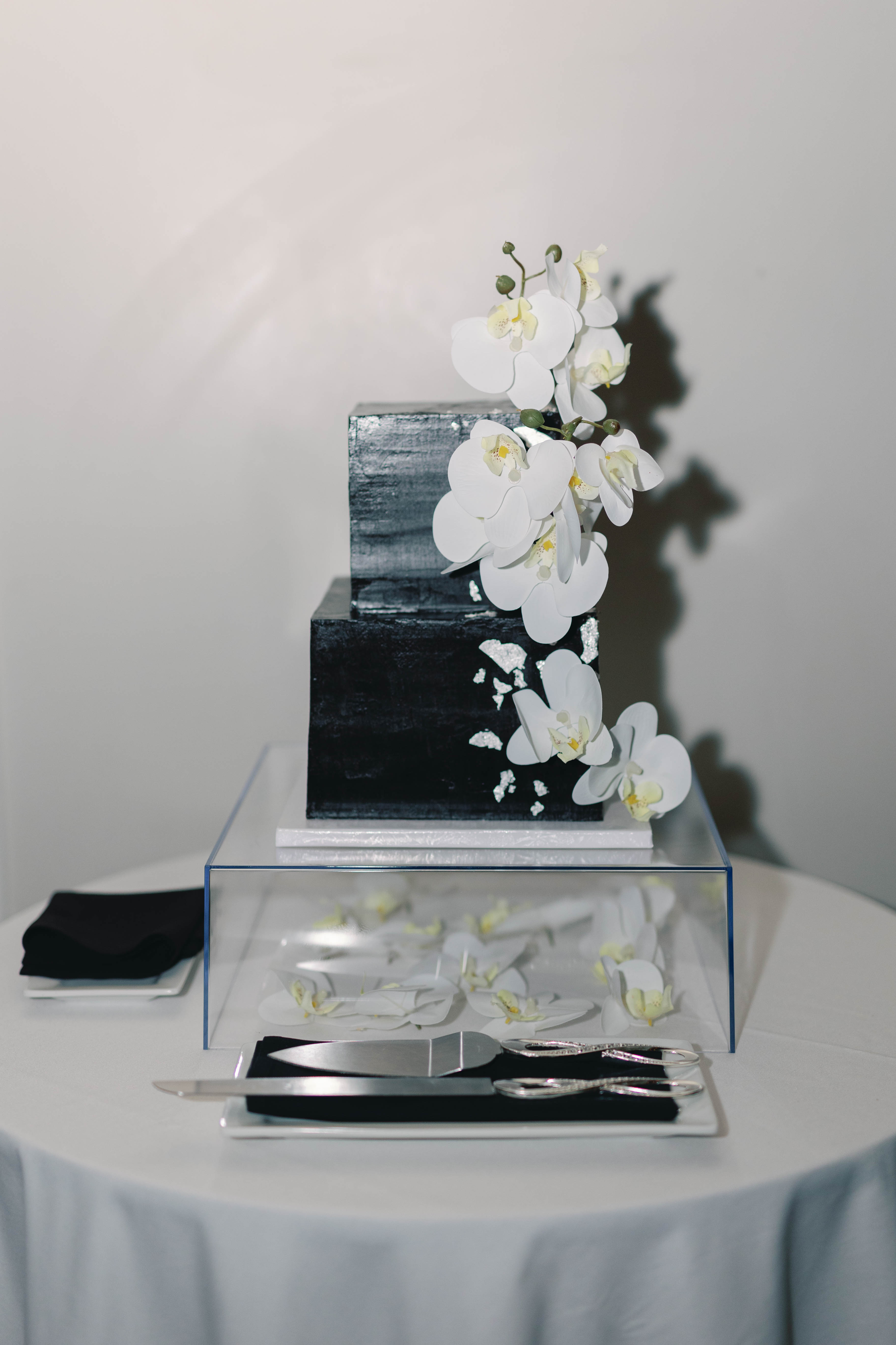 AVENTZ Co. Connecicut Event & Wedding Planner. Abby Fritz Connecicut Wedding Designer. Delamar Hotel West Hartford. Ali Valdez Photography