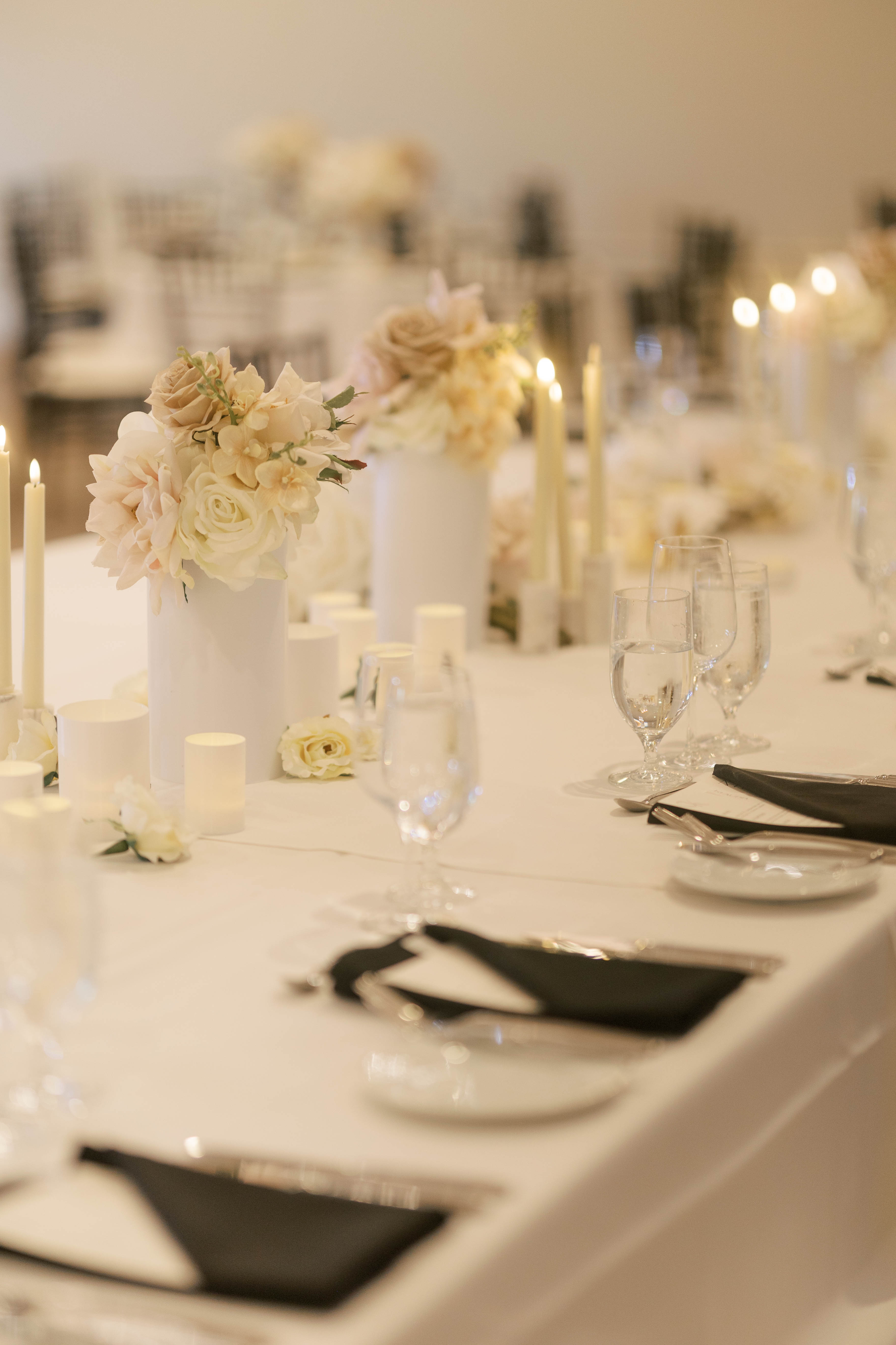 AVENTZ Co. Connecicut Event & Wedding Planner. Abby Fritz Connecicut Wedding Designer. Delamar Hotel West Hartford. Ali Valdez Photography